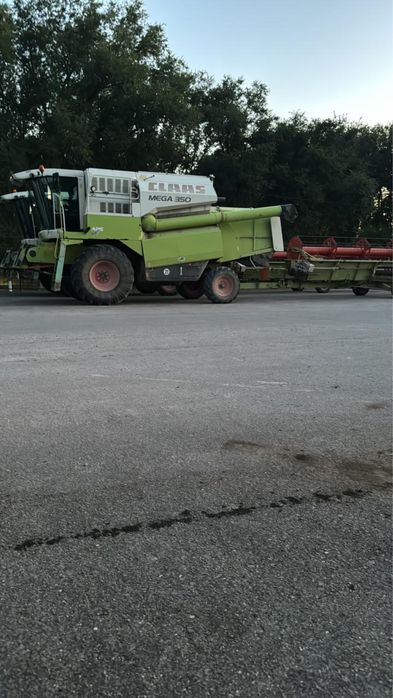 Комбайн Claas Mega