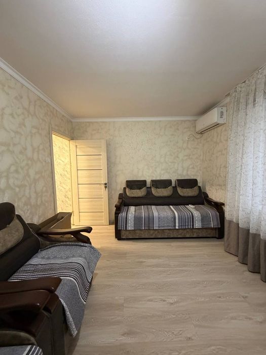 Продам чиланзар 23.  Одна комнатная.  Балкон 2*6