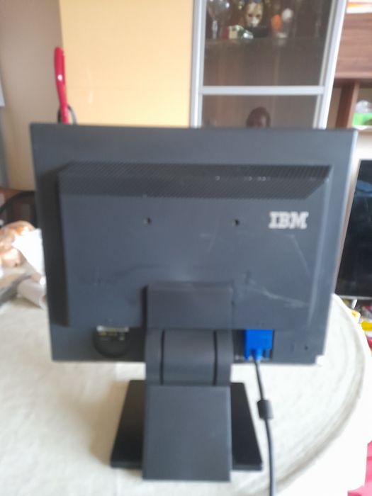 Монитор IBM 17inch.