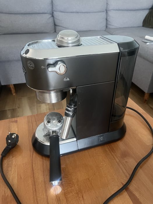 Espressor de longhi dedica