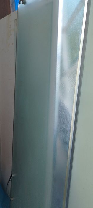 Продавам ламинат и душ кабина