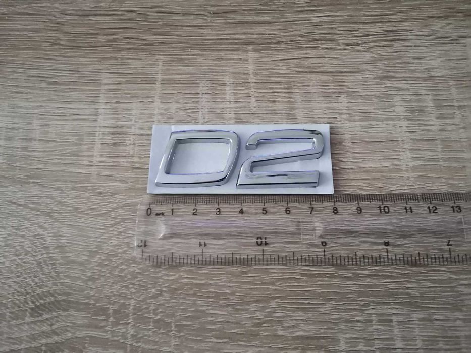 сребристи емблеми Волво Volvo D2