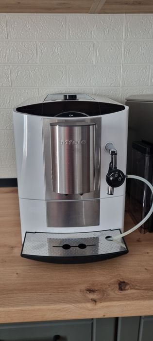 Espressoare  MIELE 5100, Delonghi PrimaDonna