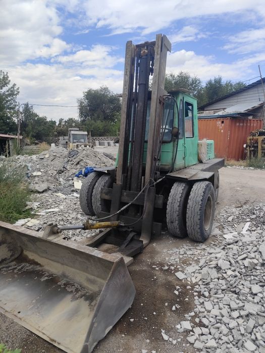 Продам Львовский вилочный погрузчик кара