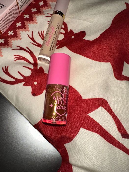 Гримове Too Faced