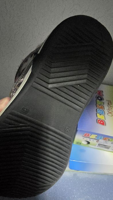 Зимние ботинки  Bebetom в идеальном состоянии