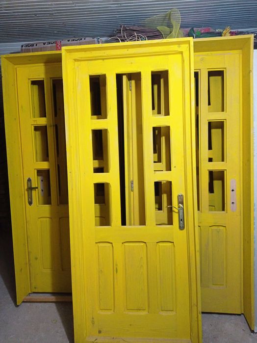 Uși de lemn masiv Brad