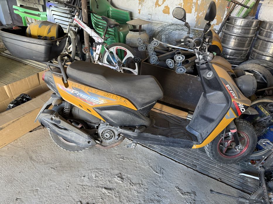 Мопед скутер продается