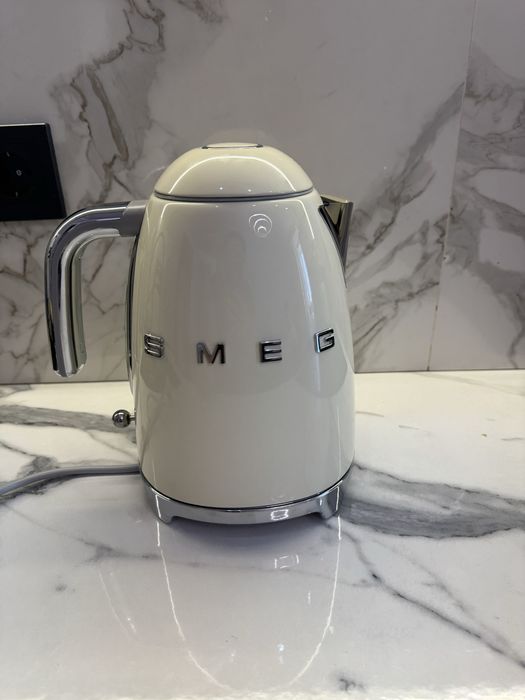 Чайник Smeg KLF03CREU