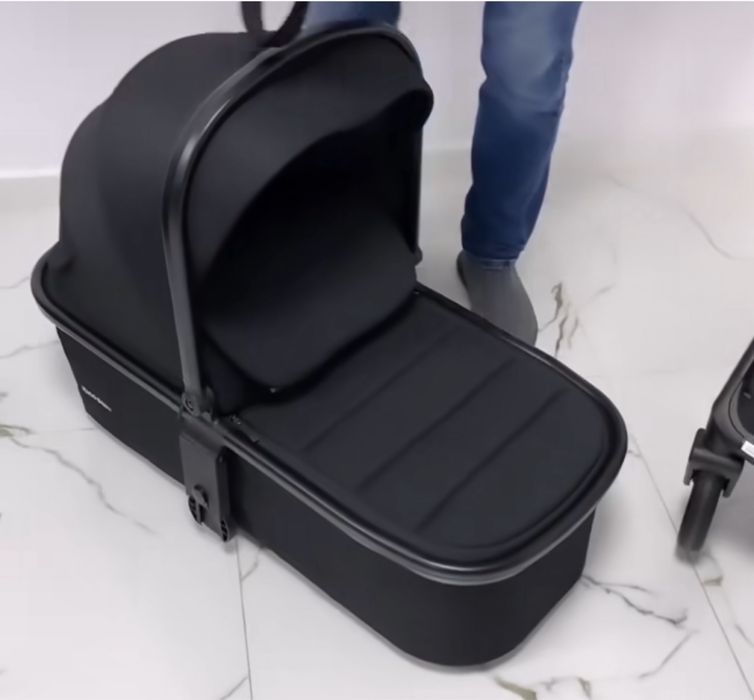 Продам коляску 2в1