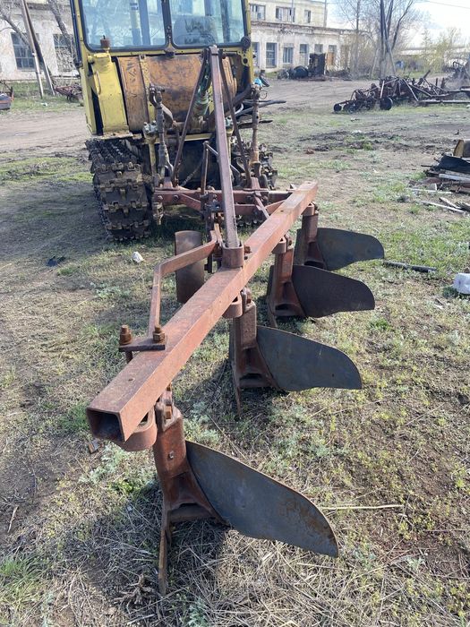 Продам плуг дт 4 корпусной