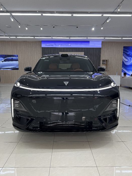 Changan Deepal S 09 gibrid premium full pazitsyasi Nalichi bor