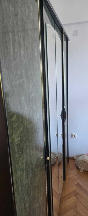 Vand Mobila, pat si dressing din acelasi set (negociabil)