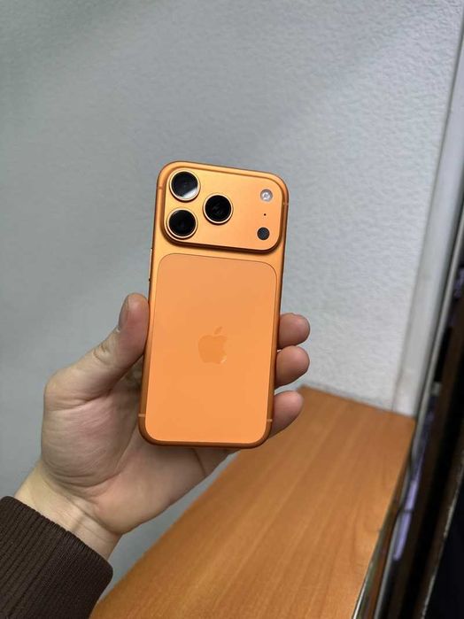 Обмен iPhone XR в корпусе 17 pro