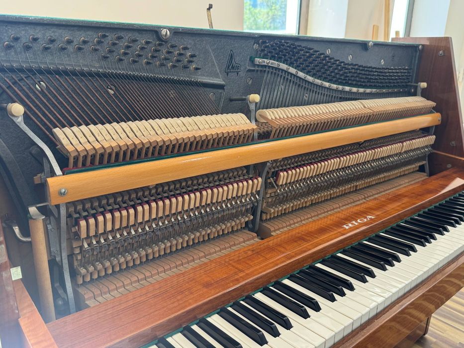 Срочно продается фортепиано. Пианино Riga. Fortepiano.