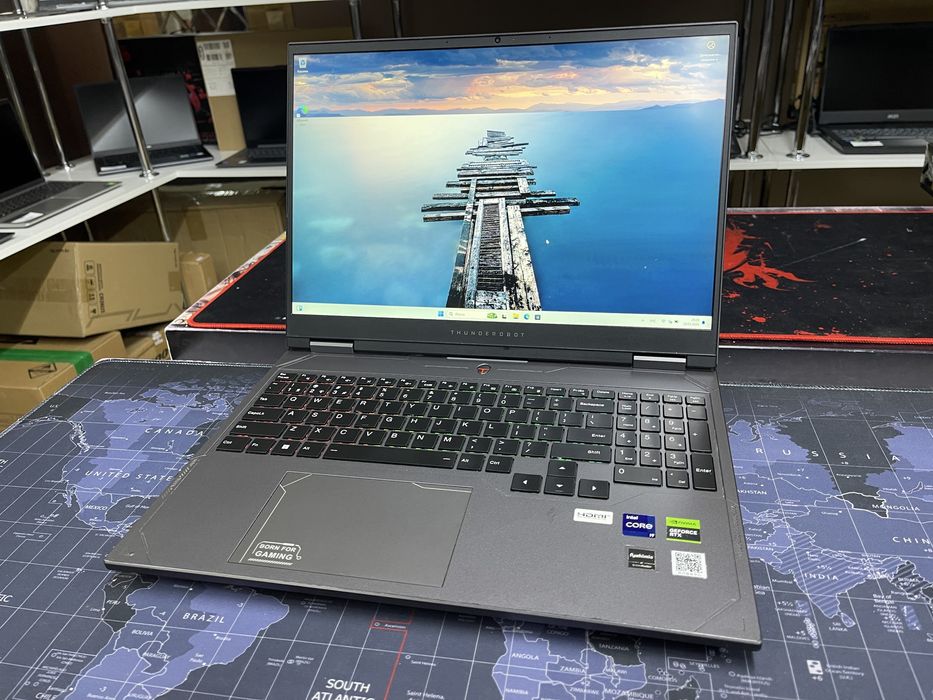 Игровой ThundeRobot 911 16