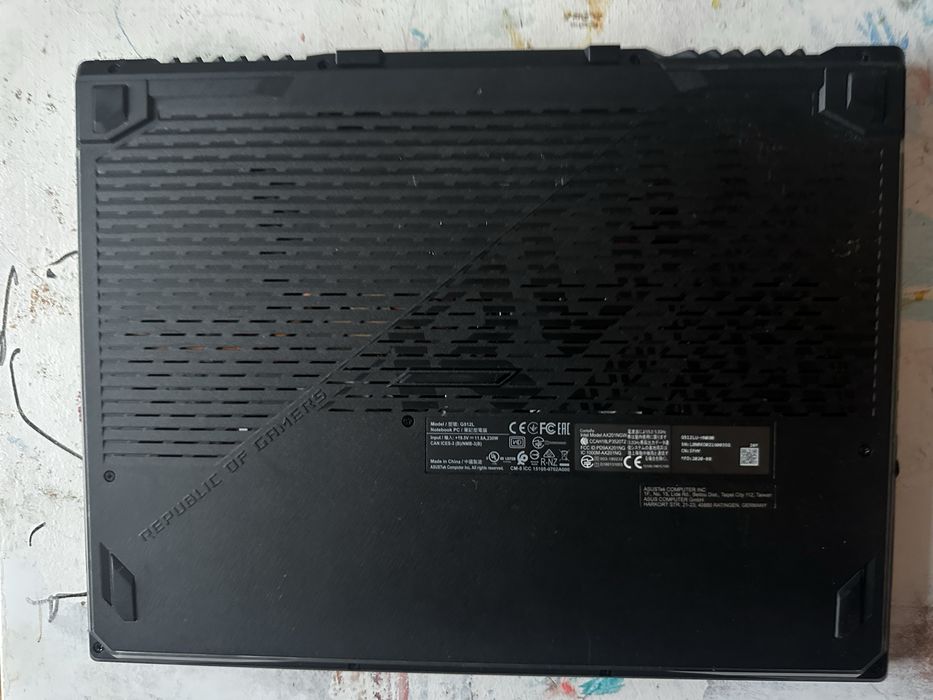 Геймърски лаптоп Asus Rog Strix G15