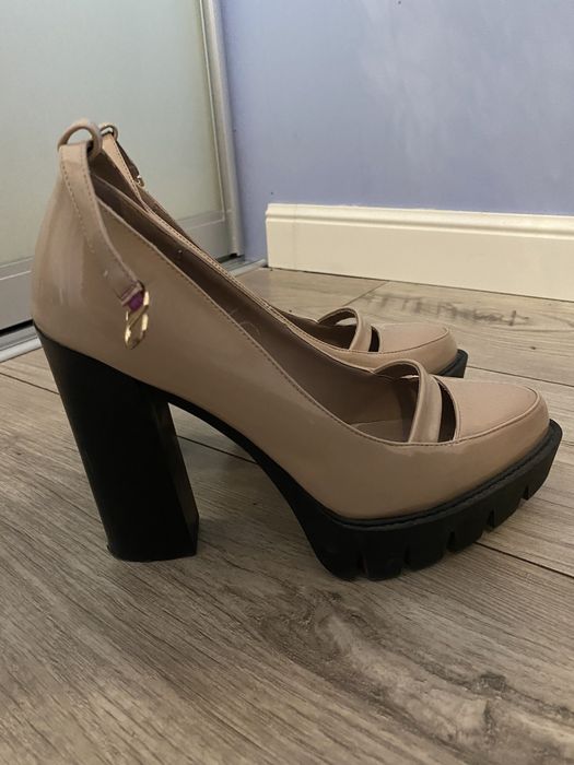 Продаю туфли