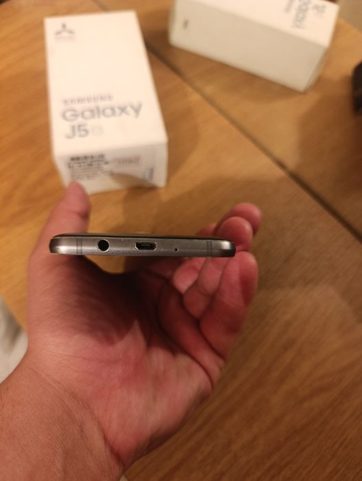 Samsung galaxy J5 2016