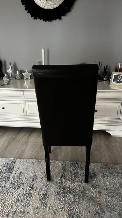 Scaun cu spatar tapitat