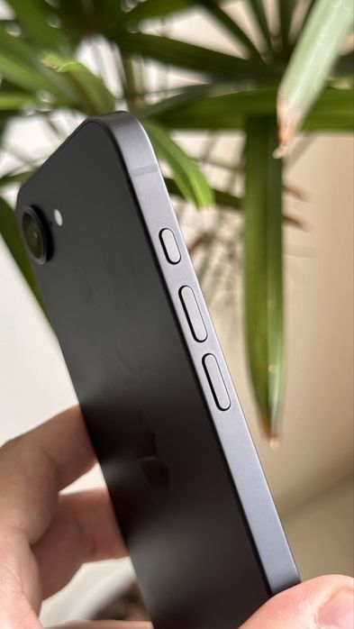 Обмен iphone 16e с моей доплатой