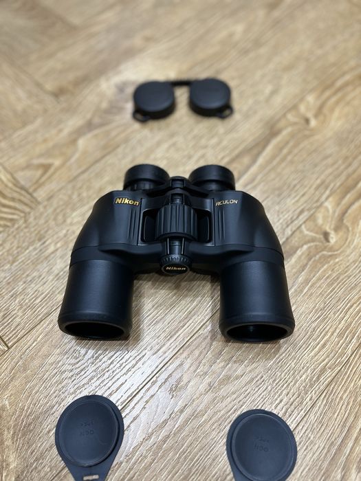Бинокль Nikon 10x42