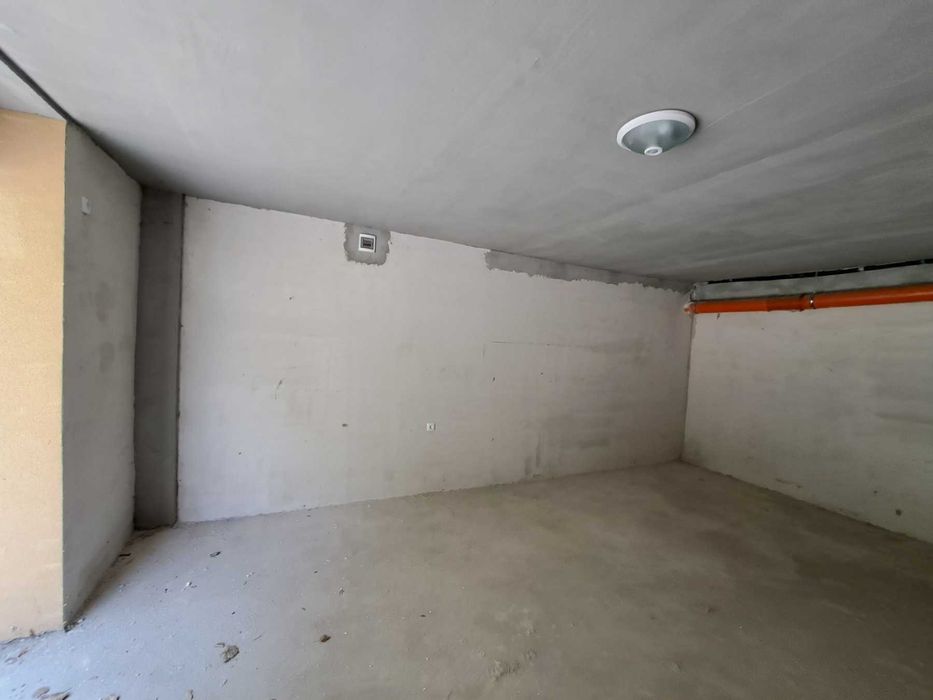 Гараж 30квм Партер Голям Бургас Меден Рудник Зона-В613 Собственик наем