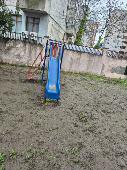 Vand tobogan cu leagăn copii