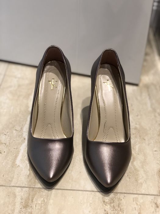 Високи токчета в цвят пепел от рози Yesil Kundura