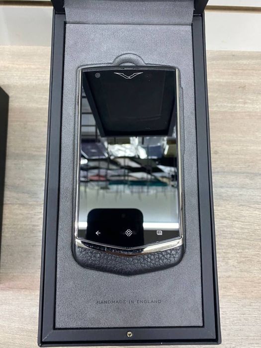 Vertu Constellation V