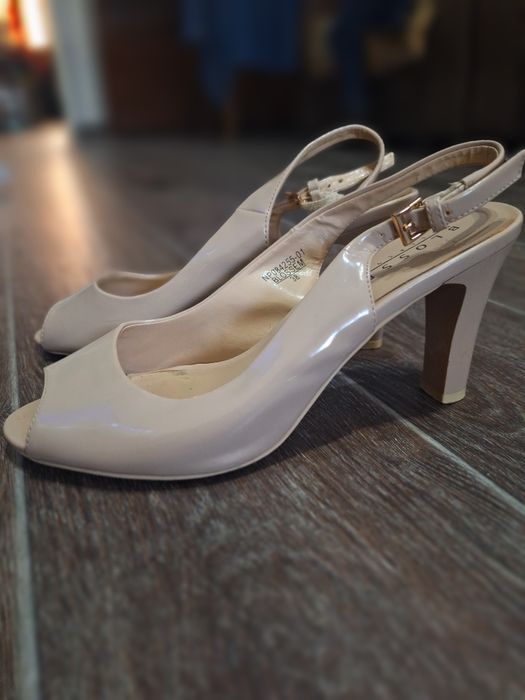 Продам босоножки. Кожа. 38 р