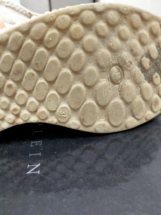 Продается кросовки Иззи. В отличном состоянии.