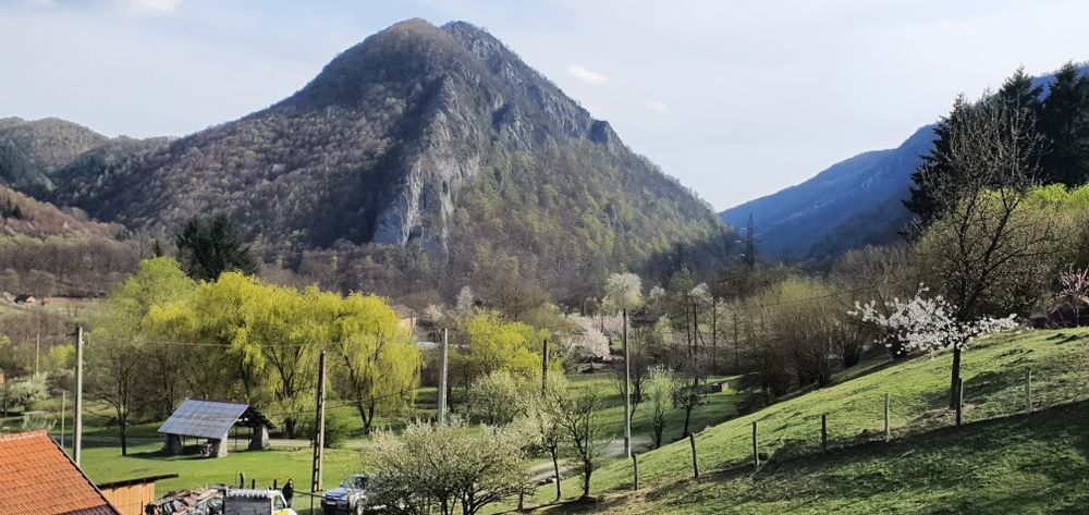 Teren intravilan Closani, Gorj,8674 mp pensiune/ casa vacanta