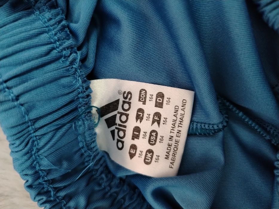 Детски футболни дрехи