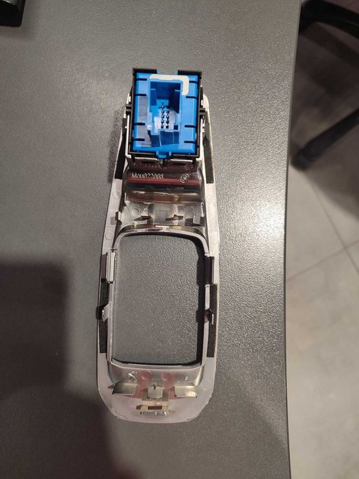 копче/бутон ръчна спирачка пежо/peugeot 3008/5008 2017г.