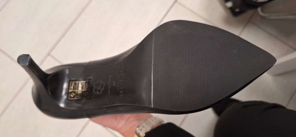 Нови кожени боти 40,5 с висок ток