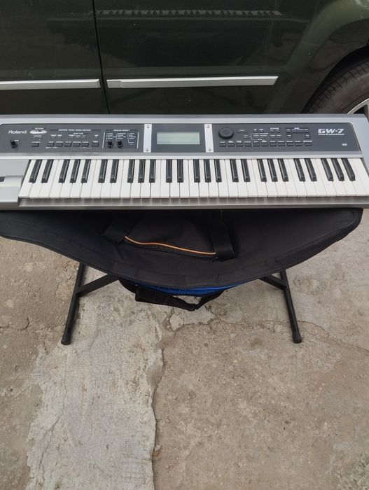 Vând orga Roland Gw 7
