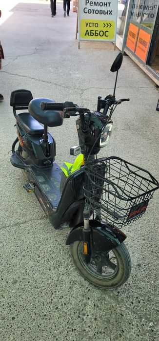 Skuter sotiladi. Tez va arzon.