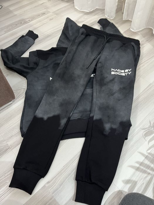 Compleuri  Made By Society