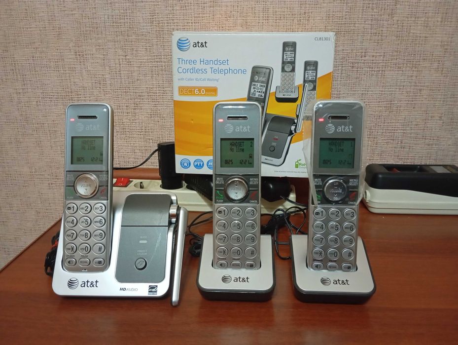 Продам радиотелефон AT&T три трубки на один телефонный номер.