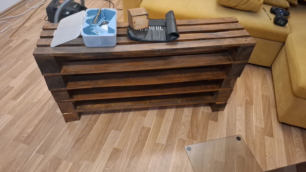 Mobilier paleti/Masa sticla paleti cu roti/Comoda TV paleti/Raft palet