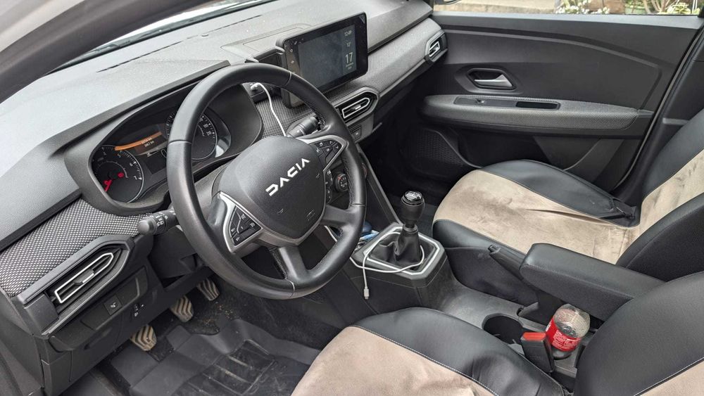 Dacia Logan III Expresion 2023, MT5