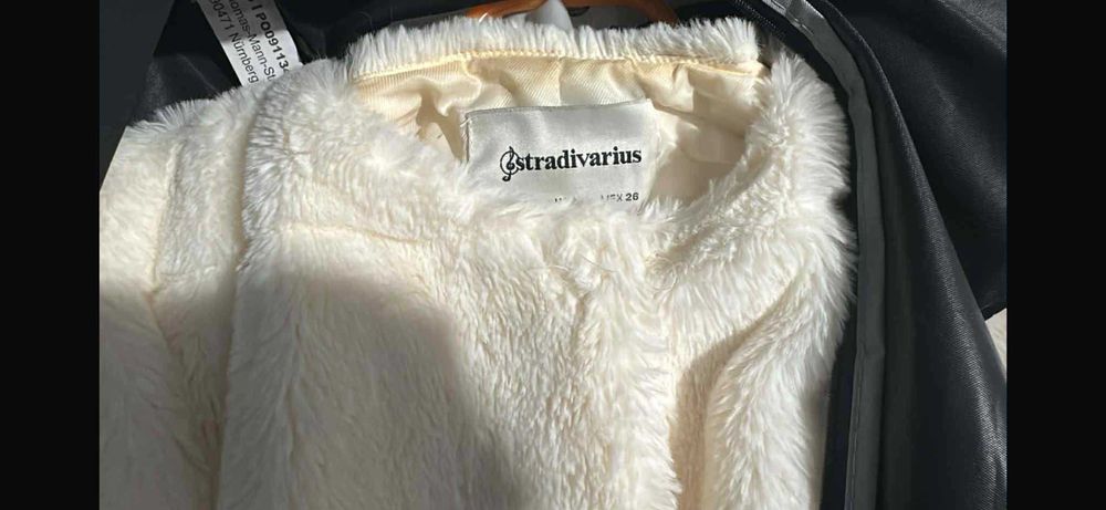Haina din blana sintetica (Stradivarius) marimea S