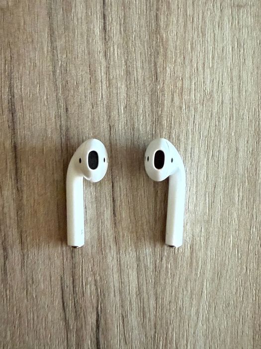 AirPods (2nd generation)