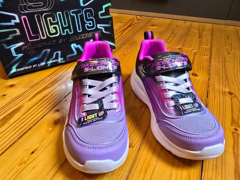 Светещи маратонки Skechers