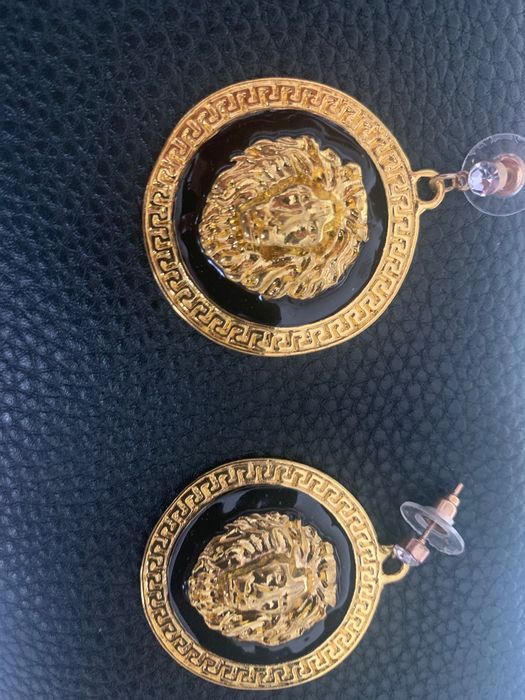 Обици Chanel, Versace