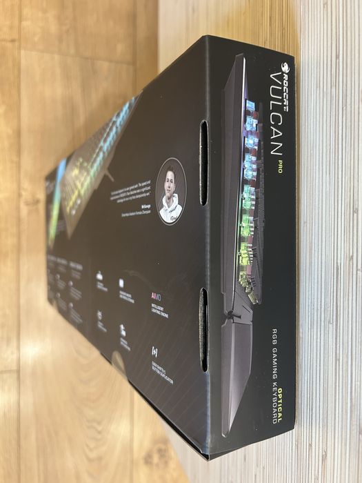 ROCCAT Vulcan Pro Геймърска механична клавиатура
