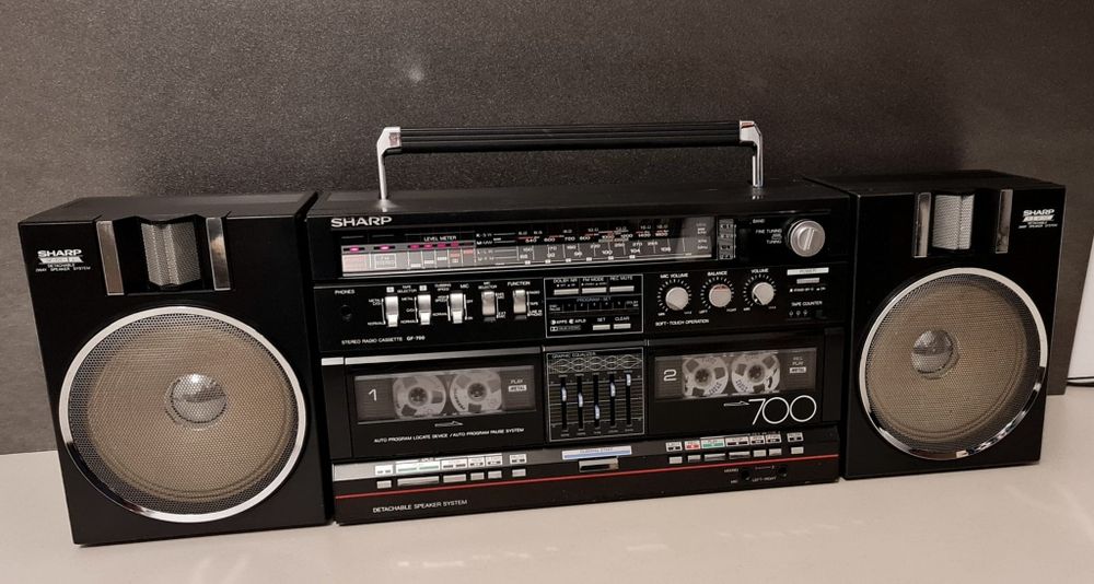 Dublu radio caset Sharp 700  made Japan