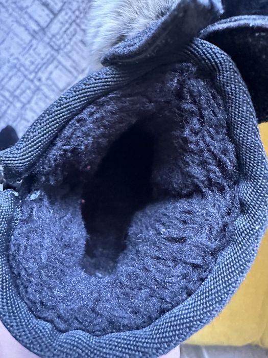 Продам зимние уги детские