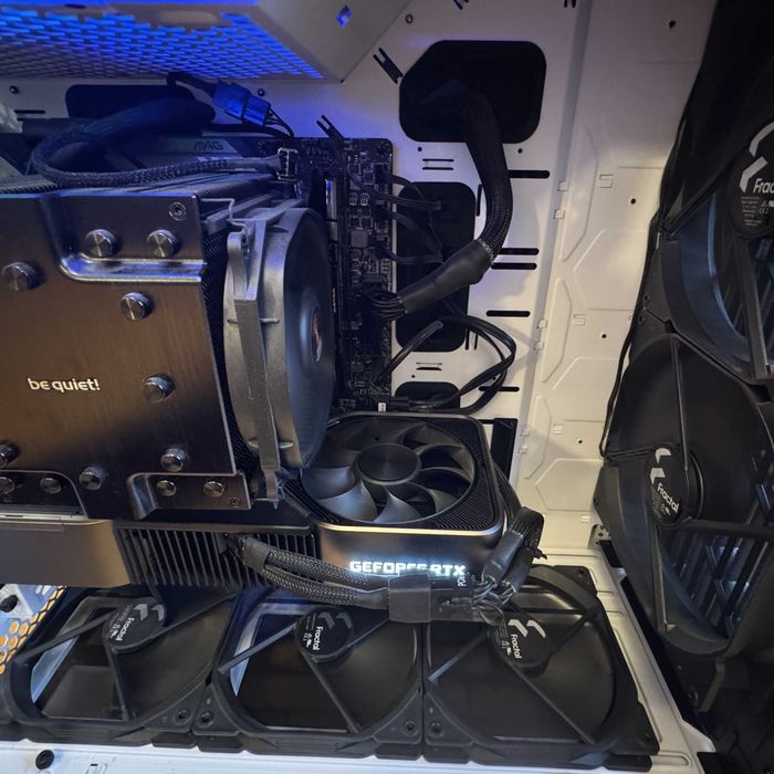 Гейминг/работен PC – RTX 3090 FE, Ryzen 9 5900X, 32GB RAM, 2TB NVMe